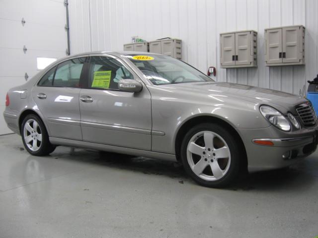 Mercedes-Benz E Class 2006 photo 2