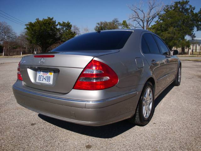 Mercedes-Benz E Class 2006 photo 1