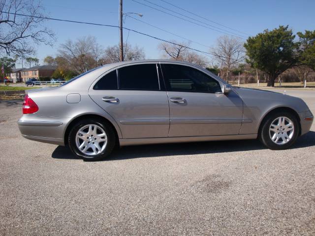 Mercedes-Benz E Class 2006 photo 2