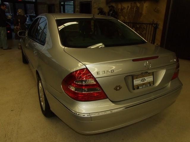 Mercedes-Benz E Class 2006 photo 2