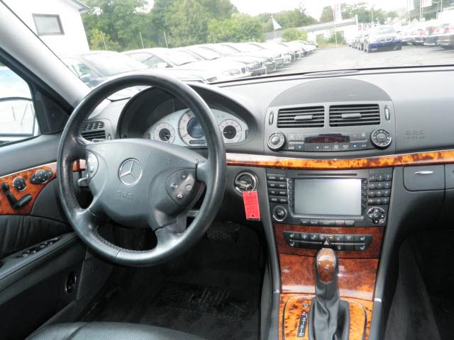 Mercedes-Benz E Class 2006 photo 2