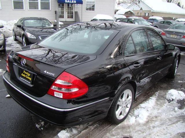 Mercedes-Benz E Class 2006 photo 1