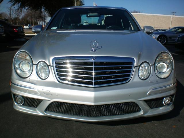 Mercedes-Benz E Class 2007 photo 2