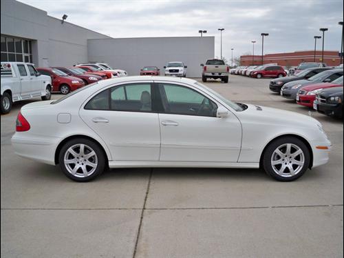 Mercedes-Benz E Class 2007 photo 2