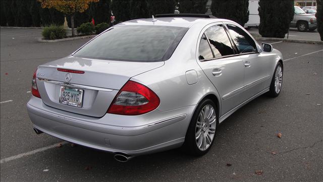 Mercedes-Benz E Class 2007 photo 4