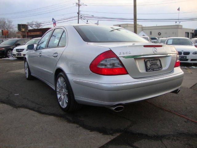 Mercedes-Benz E Class 2007 photo 2