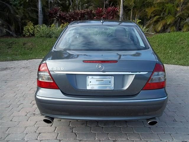 Mercedes-Benz E Class 2007 photo 4