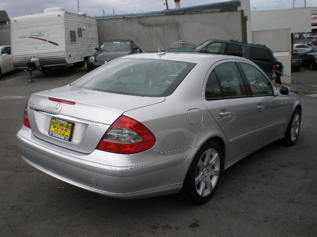Mercedes-Benz E Class 2007 photo 3