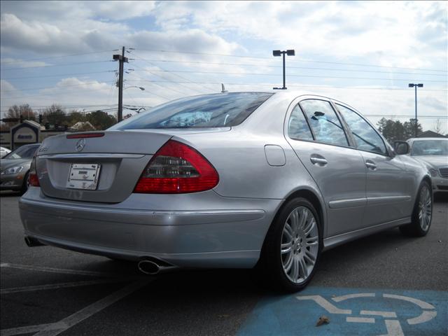 Mercedes-Benz E Class 2007 photo 4
