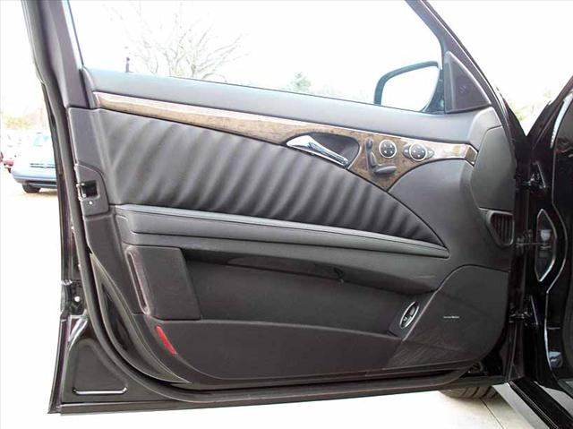 Mercedes-Benz E Class 2007 photo 5