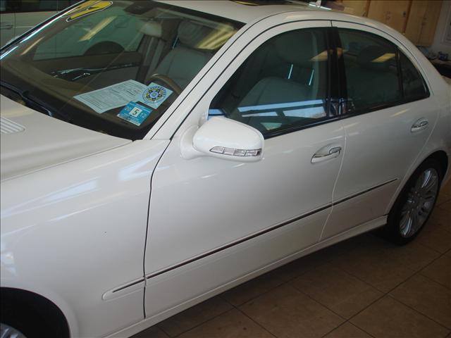 Mercedes-Benz E Class 2007 photo 1