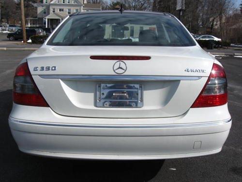 Mercedes-Benz E Class 2007 photo 4