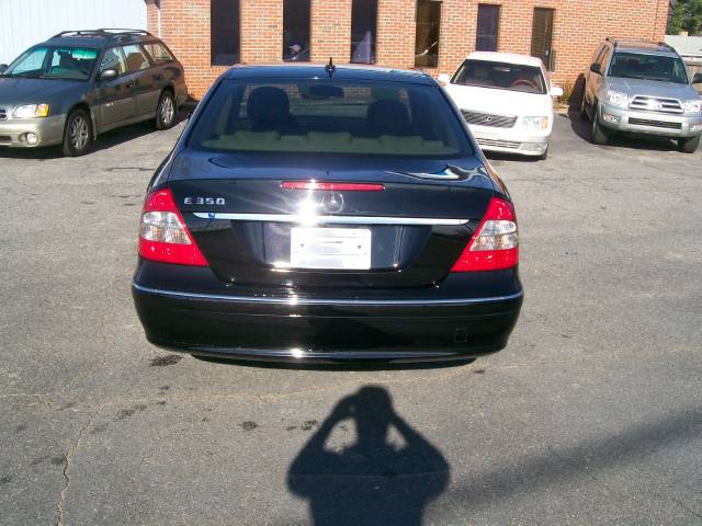Mercedes-Benz E Class 2007 photo 2