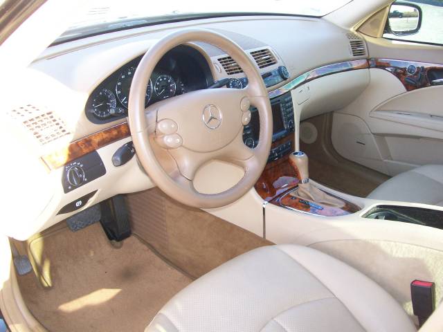 Mercedes-Benz E Class 2007 photo 4