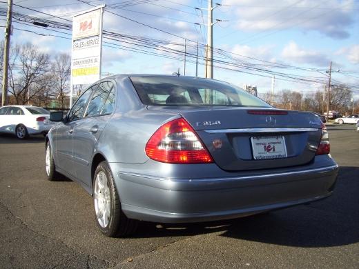 Mercedes-Benz E Class 2007 photo 4