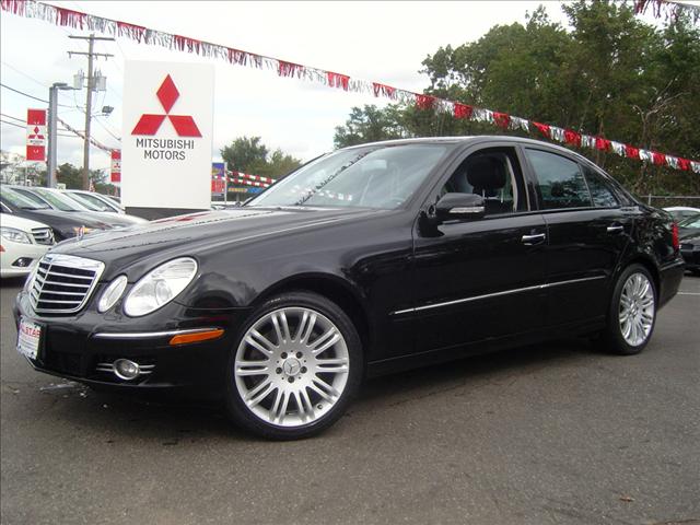 Mercedes-Benz E Class SLE Super Clean Sedan