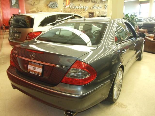 Mercedes-Benz E Class 2007 photo 3