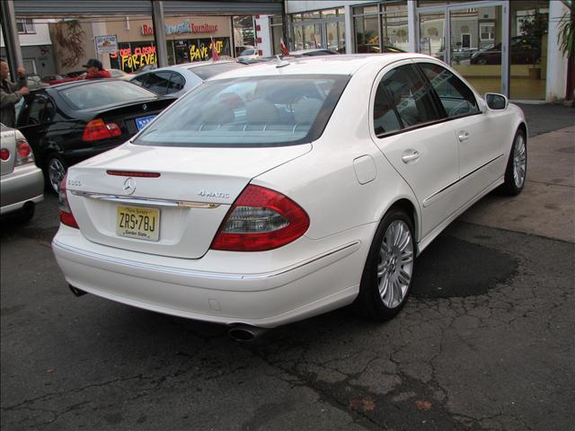 Mercedes-Benz E Class 2007 photo 4