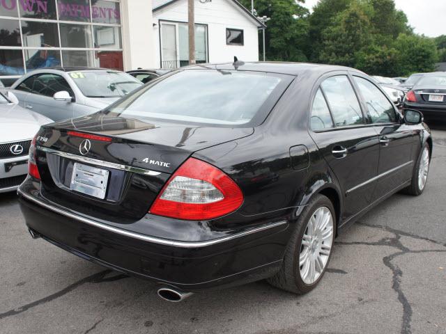 Mercedes-Benz E Class 2008 photo 2
