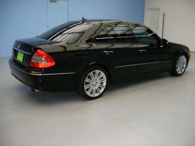 Mercedes-Benz E Class 2008 photo 2