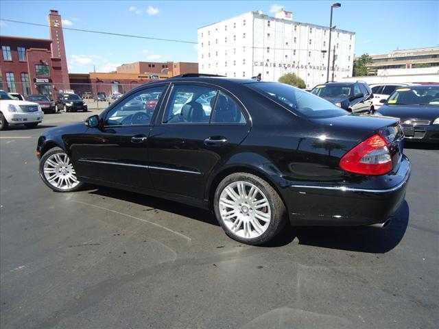 Mercedes-Benz E Class 2008 photo 2