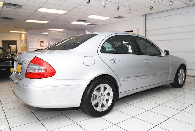 Mercedes-Benz E Class 2008 photo 3
