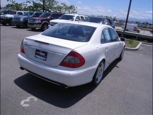 Mercedes-Benz E Class 2009 photo 3