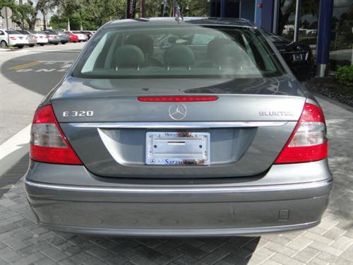 Mercedes-Benz E Class 2009 photo 3
