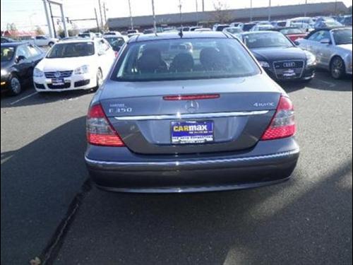Mercedes-Benz E Class 2009 photo 2