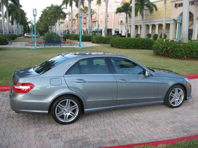 Mercedes-Benz E Class 2010 photo 1