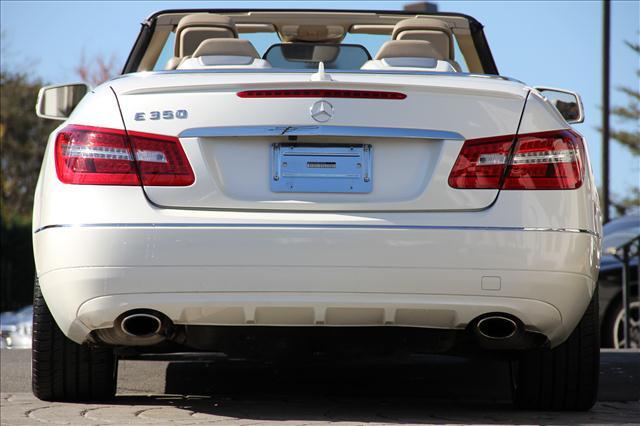 Mercedes-Benz E Class 2011 photo 2