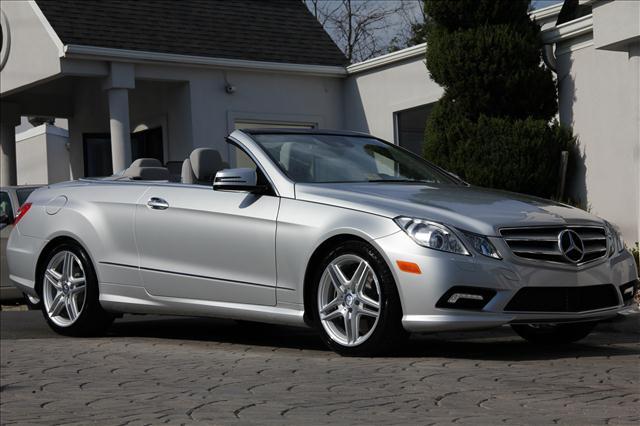 Mercedes-Benz E Class 2011 photo 2