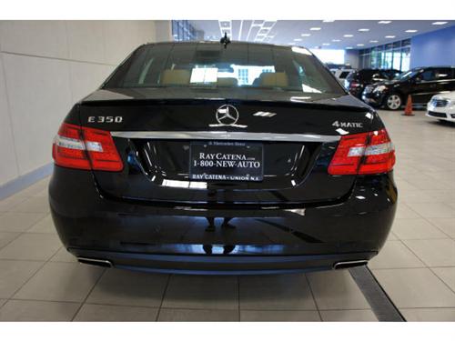 Mercedes-Benz E Class 2011 photo 4