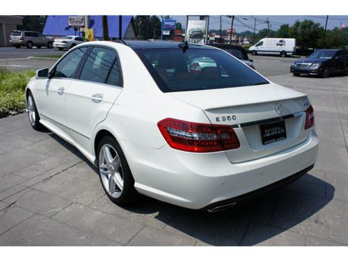 Mercedes-Benz E Class 2011 photo 3