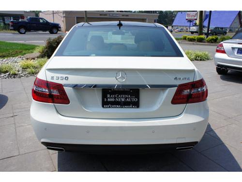 Mercedes-Benz E Class 2011 photo 4