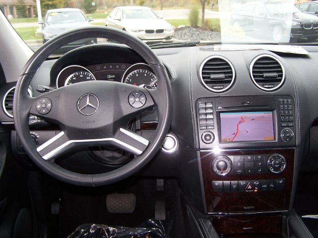 Mercedes-Benz GL-Class 2010 photo 2