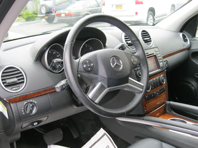 Mercedes-Benz GL-Class 2012 photo 19