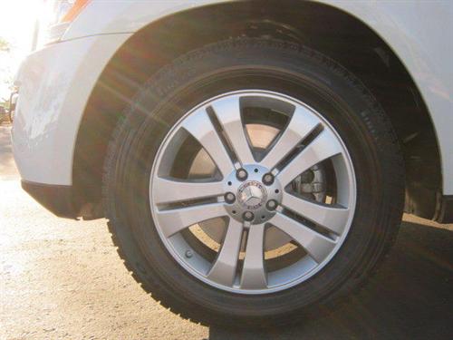 Mercedes-Benz GL Class 2009 photo 3