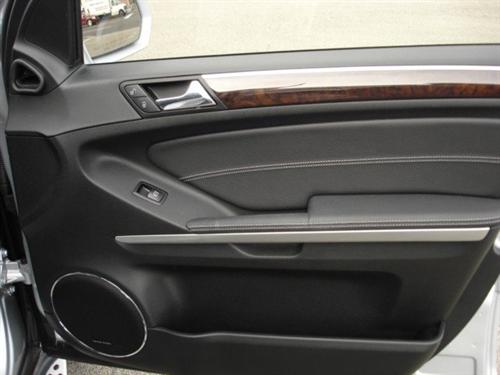 Mercedes-Benz GL Class 2009 photo 2