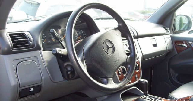 Mercedes-Benz M-Class AWD Wagon Automatic VERY NICE SUV