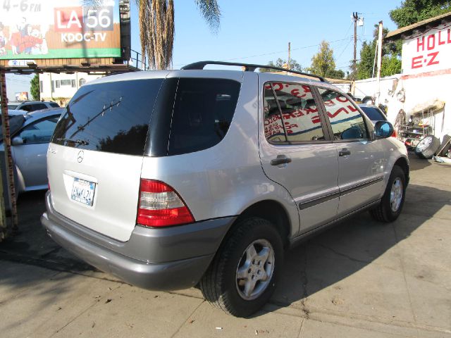 Mercedes-Benz M-Class 1998 photo 1