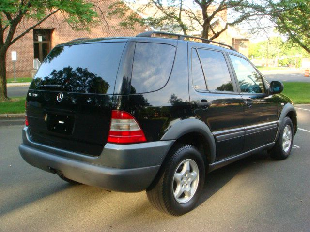 Mercedes-Benz M-Class 1998 photo 2