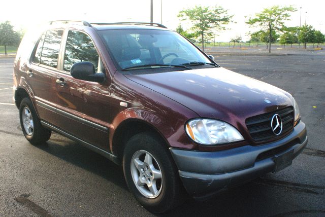 Mercedes-Benz M-Class 1998 photo 1