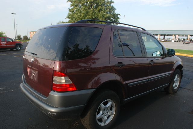 Mercedes-Benz M-Class 1998 photo 2