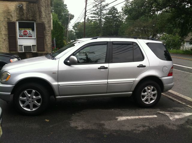 Mercedes-Benz M-Class 1999 photo 1