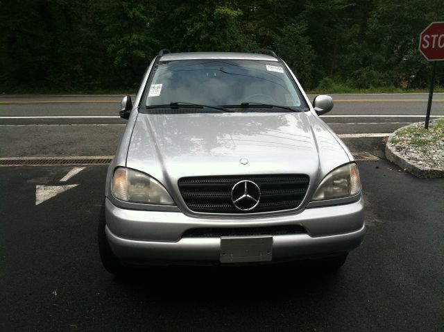 Mercedes-Benz M-Class 1999 photo 3