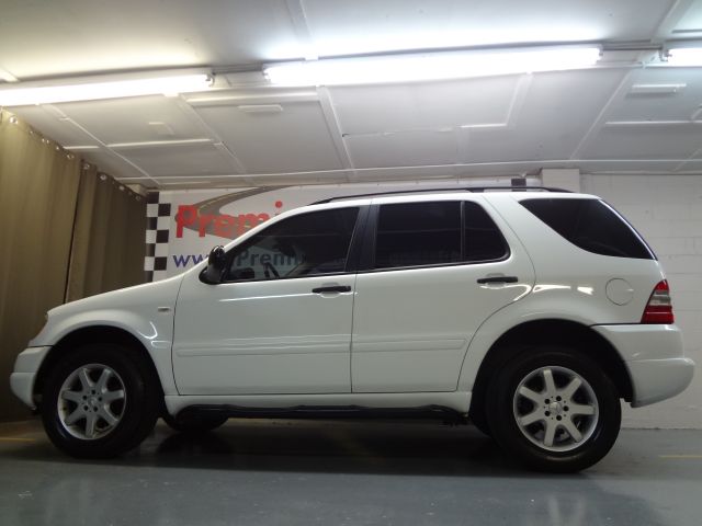 Mercedes-Benz M-Class 3500 SLT Dually SUV