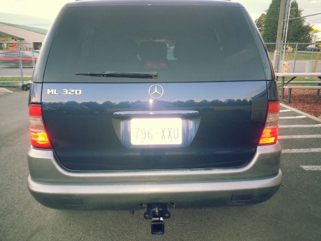 Mercedes-Benz M-Class 1999 photo 4