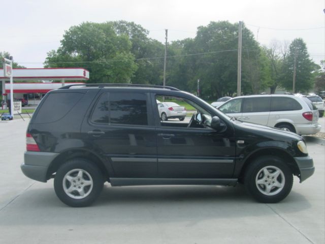 Mercedes-Benz M-Class 1999 photo 2