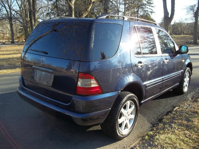 Mercedes-Benz M-Class 3500 SLT Dually SUV